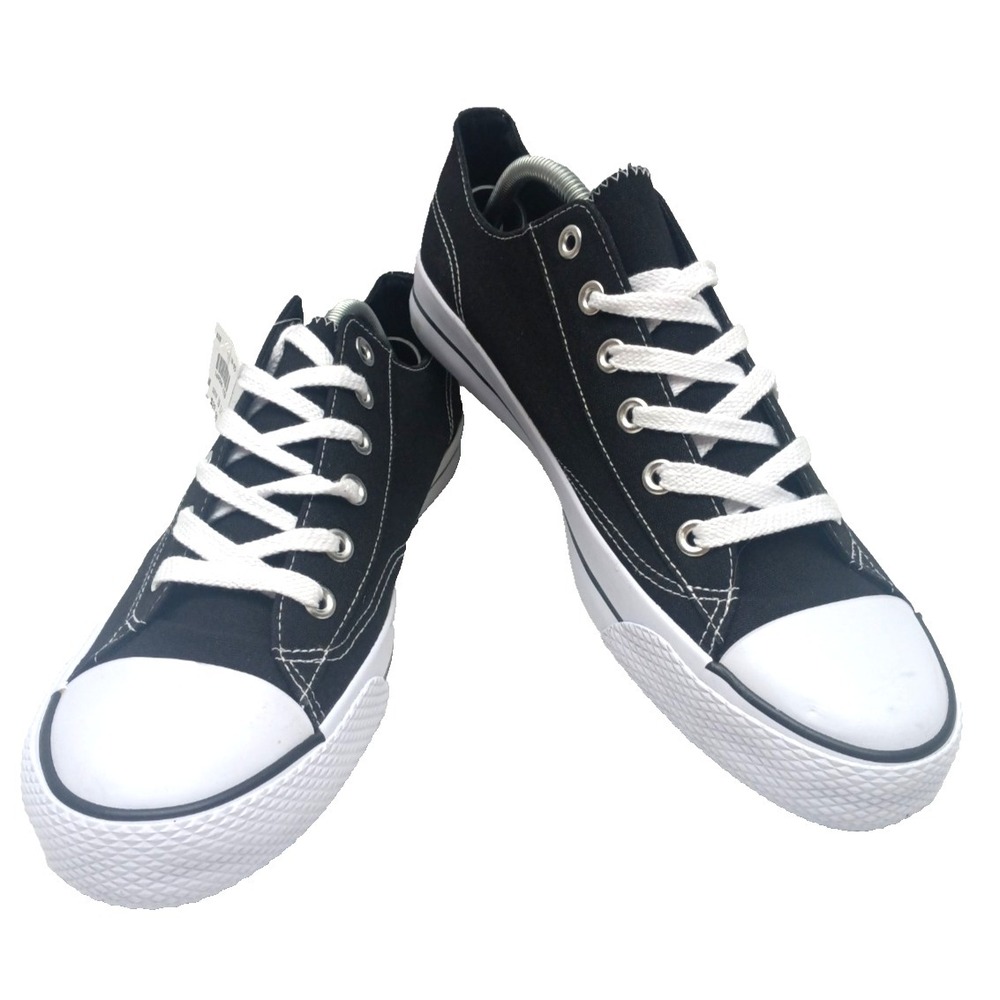 Airwalk Legacee Black Canvas White Toe Cap Sneakers Size: 10.5 Men